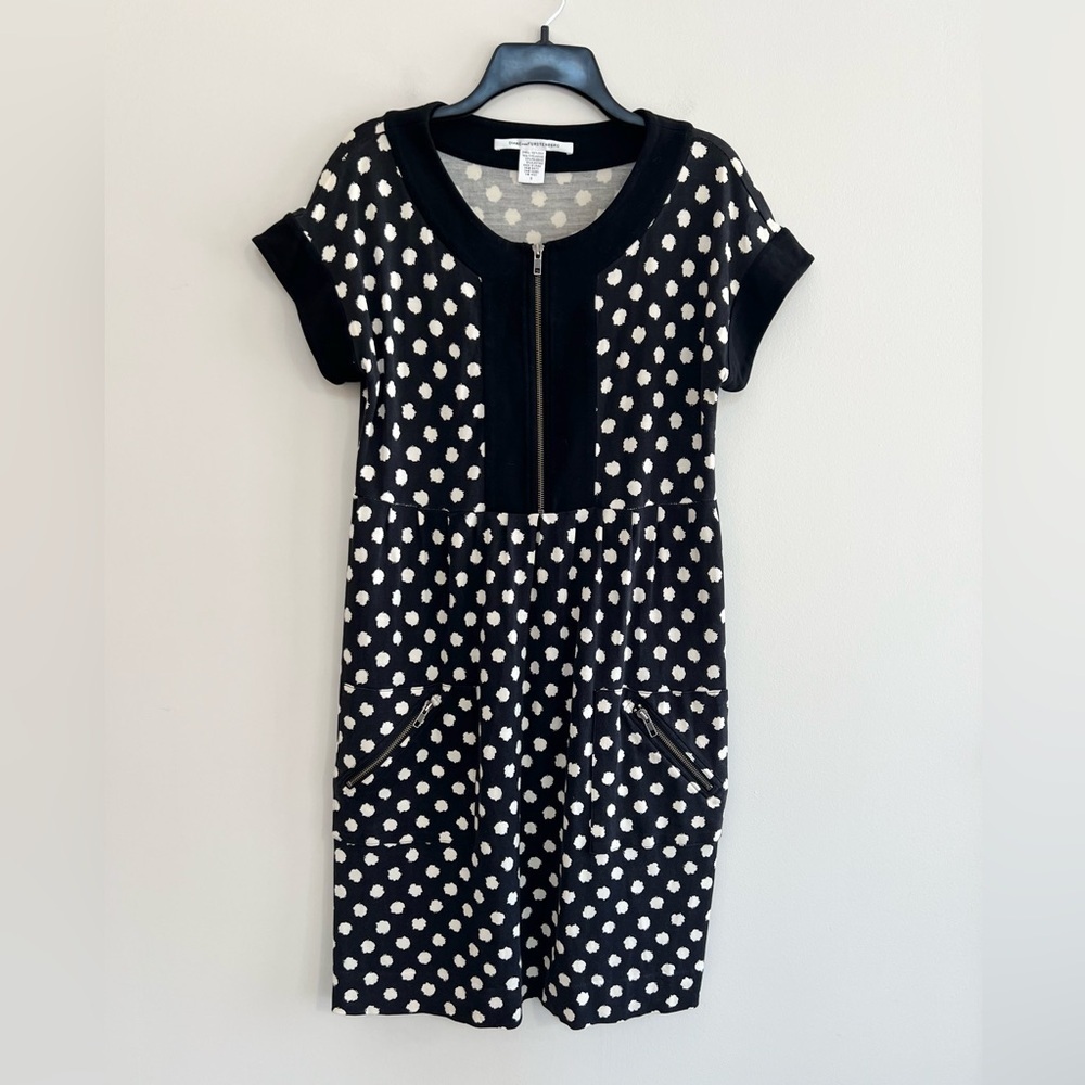 Diane Von Furstenberg Polka Dot 100% Silk Short Sleeve Dress, Black & White, 6